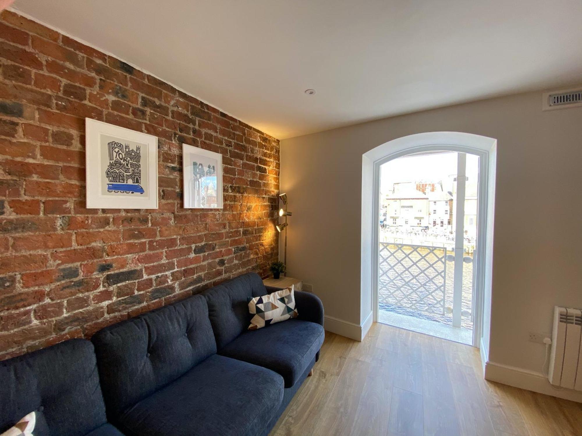 Luxury Apartment Woodsmill View - On The River - With Balcony - Recently Refurbished Йорк Екстериор снимка